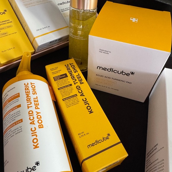 Medicube Kojic Acid Turmeric Set includes 11 pieces! New Never opened - Picture 4 of 6